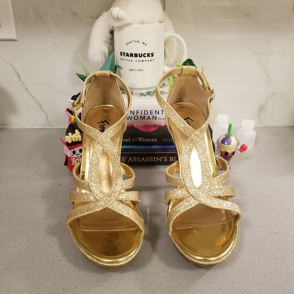 STILL AVAILABLE- Gold glitter Fioni NIGHT heels - Picture 1 of 5